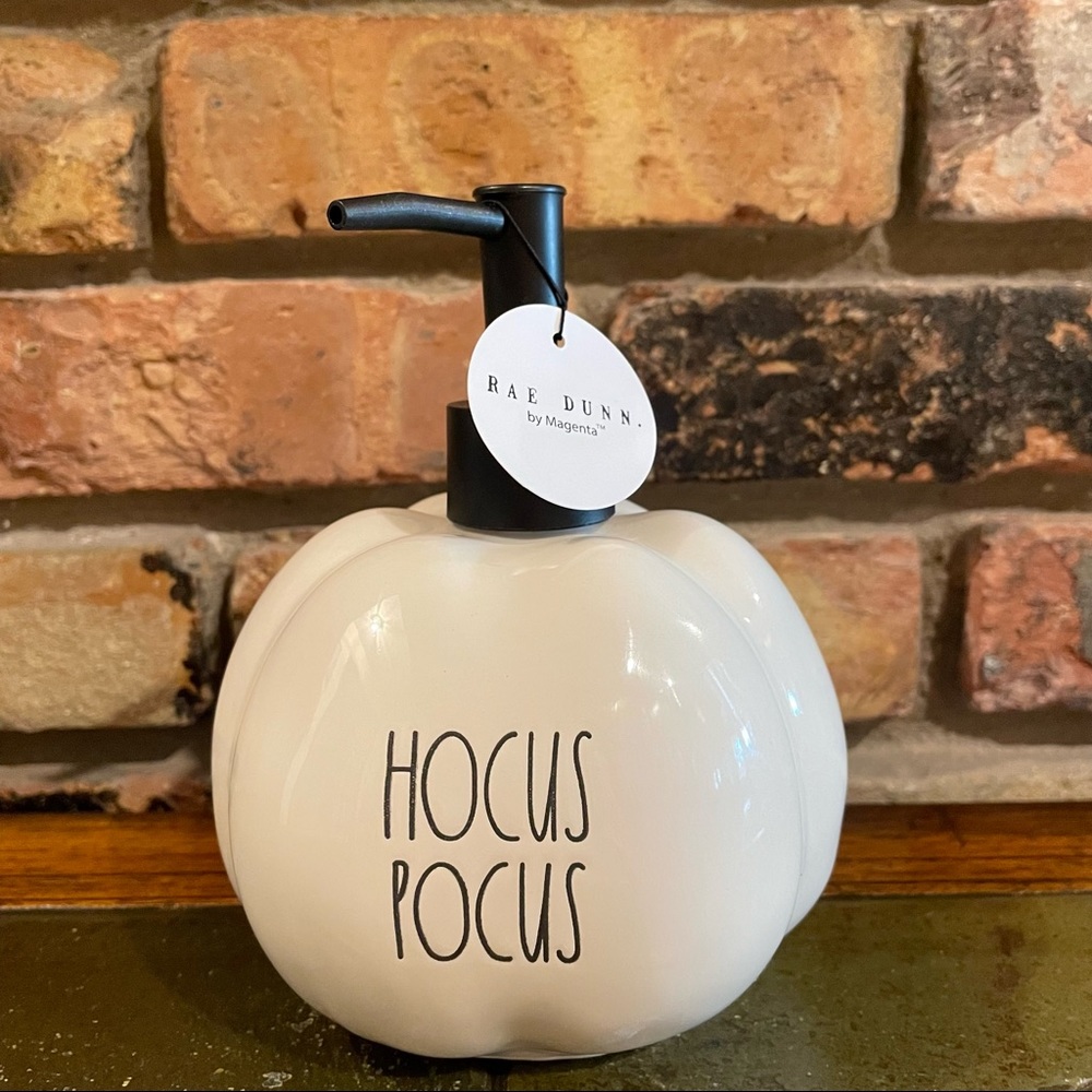 Rae Dunn HOCUS POCUS White Pumpkin Shaped Ceramic Soap Dispenser BRAND NEW!! - Picture 2 of 5